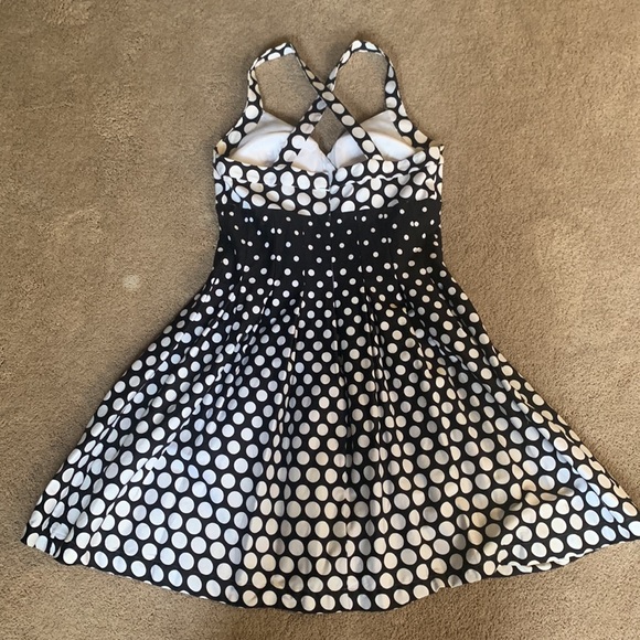 Kim Rogers polka dot pleated cross back dress. Size 10P - Picture 2 of 5
